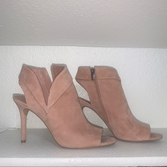 Rose suede heels - Picture 1 of 3